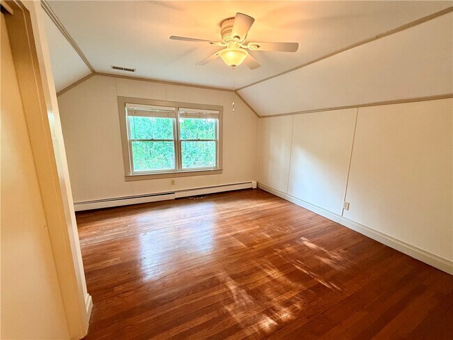 Building Photo - 107 Stardust Ln