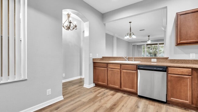 Building Photo - Spacious, light, bright 2 Master BR, 2-car...