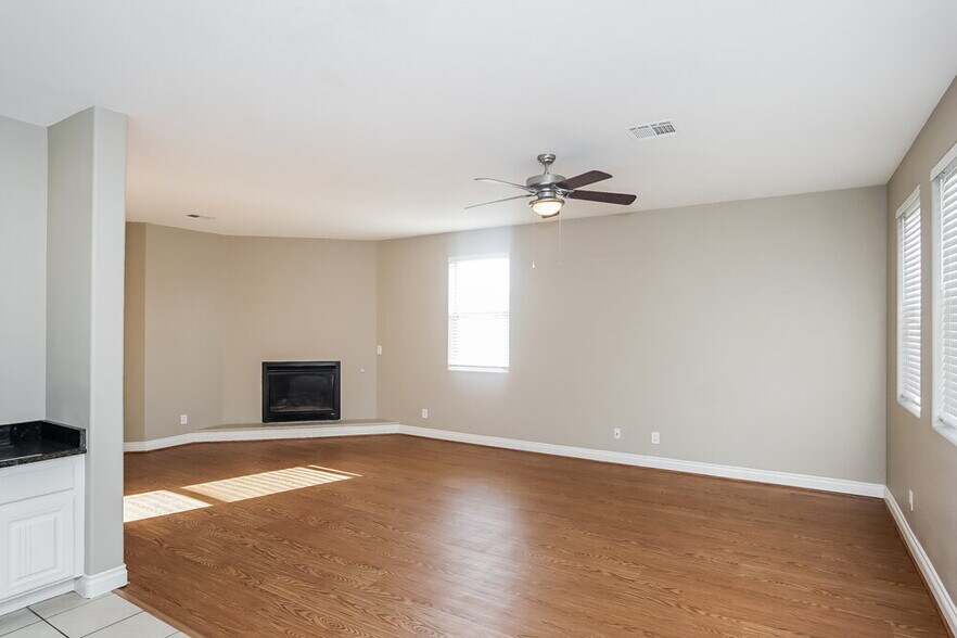 Building Photo - 1071 Will Jay Ln