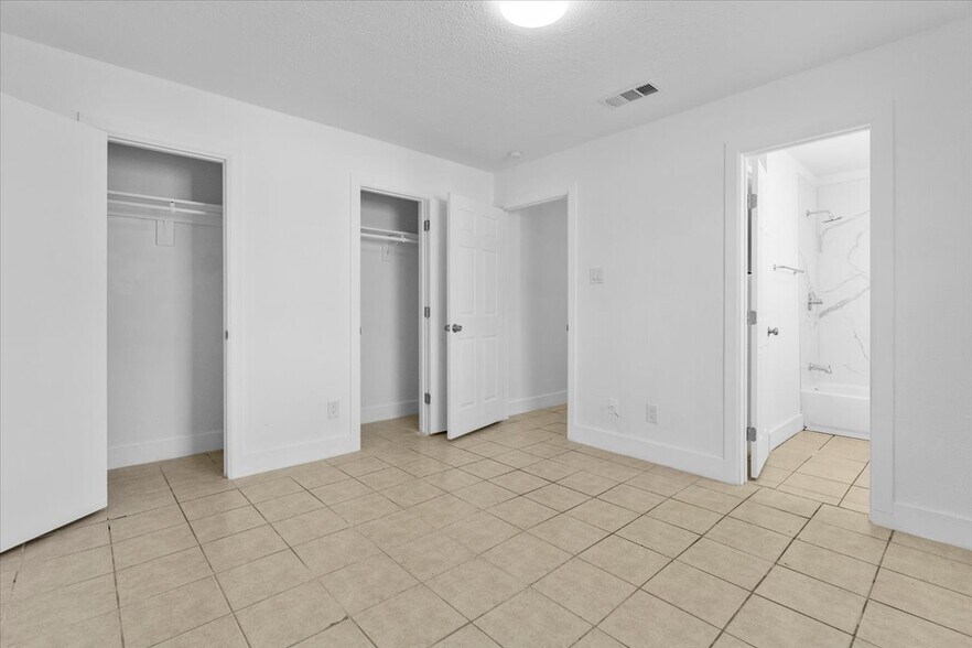 Building Photo - 2828 Cottonwood Ln