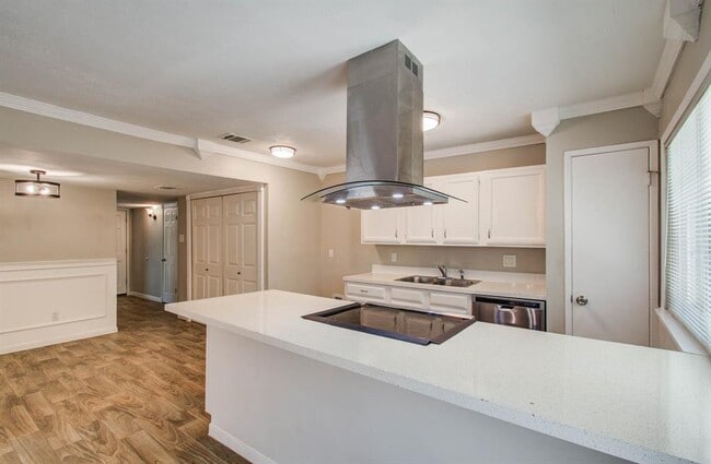Building Photo - 17411 S Yorkglen Dr