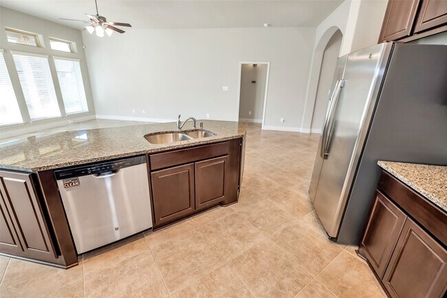 Building Photo - 2911 River Flower Ln