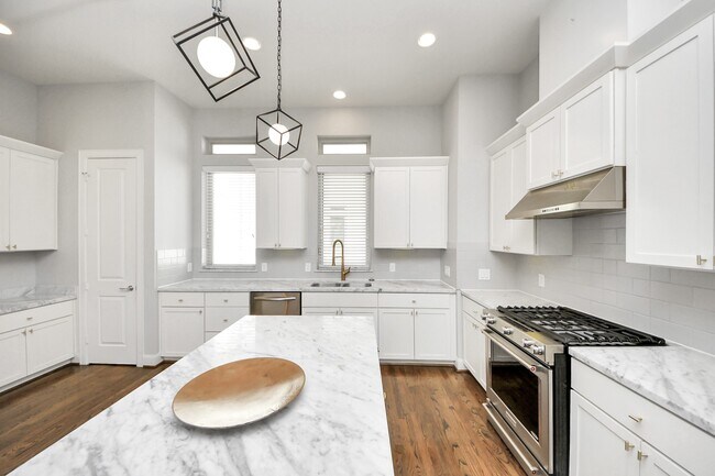 Building Photo - 1265A Bonner St