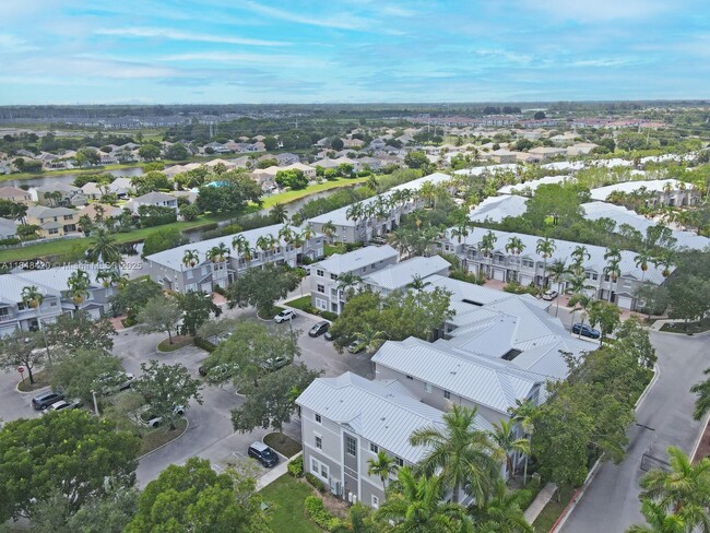 Building Photo - 1013 Shoma Dr