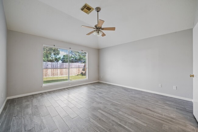 Building Photo - 22623 Round Valley Dr