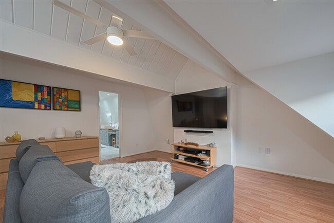 Building Photo - 5368 Brownway St