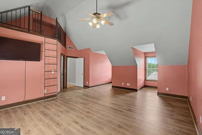 Building Photo - 6 Stonebrook Dr