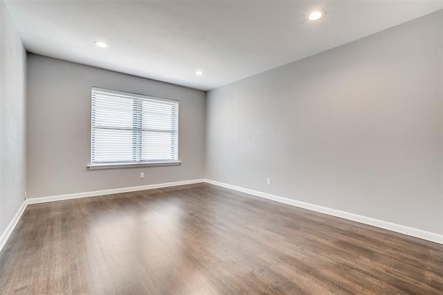Building Photo - 9226 Larchwood Dr