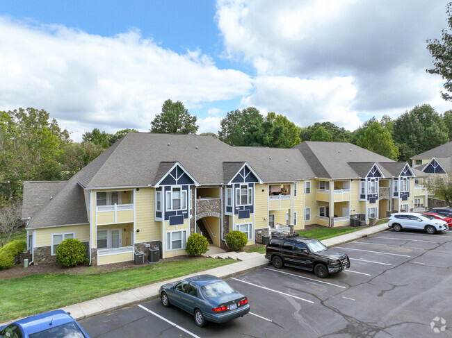 Building Photo - The Villas at Pebble Creek