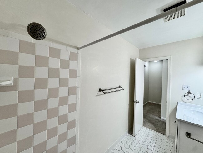 Building Photo - READY NOW!! Fenced Patio - Pet Friendly - Over 1,500 Square Feet!!