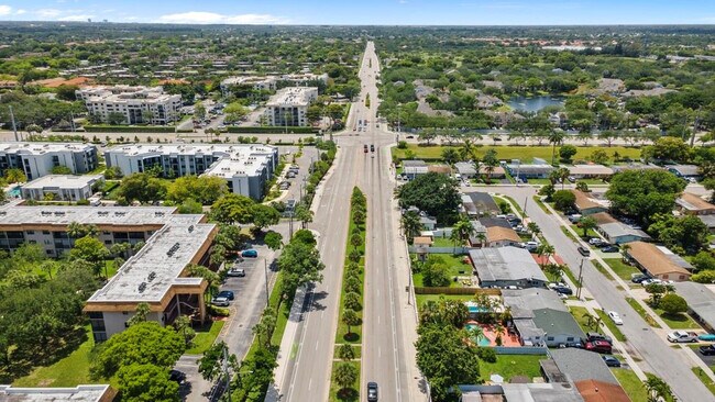 Building Photo - 6075 N Sabal Palm Blvd