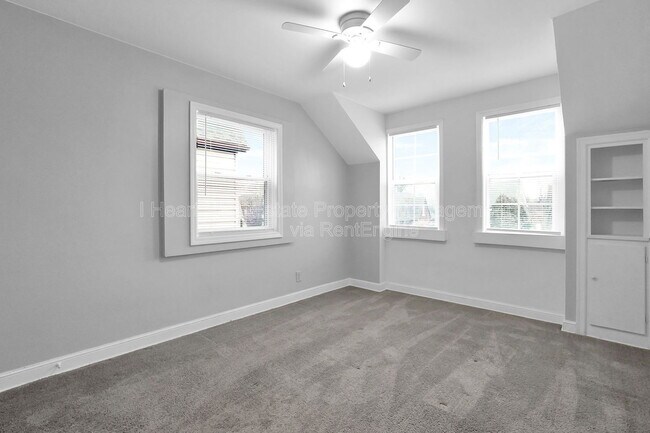 Building Photo - 973 Kelton Ave