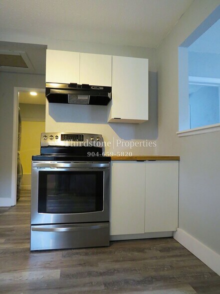 Building Photo - 1225 E 14th St