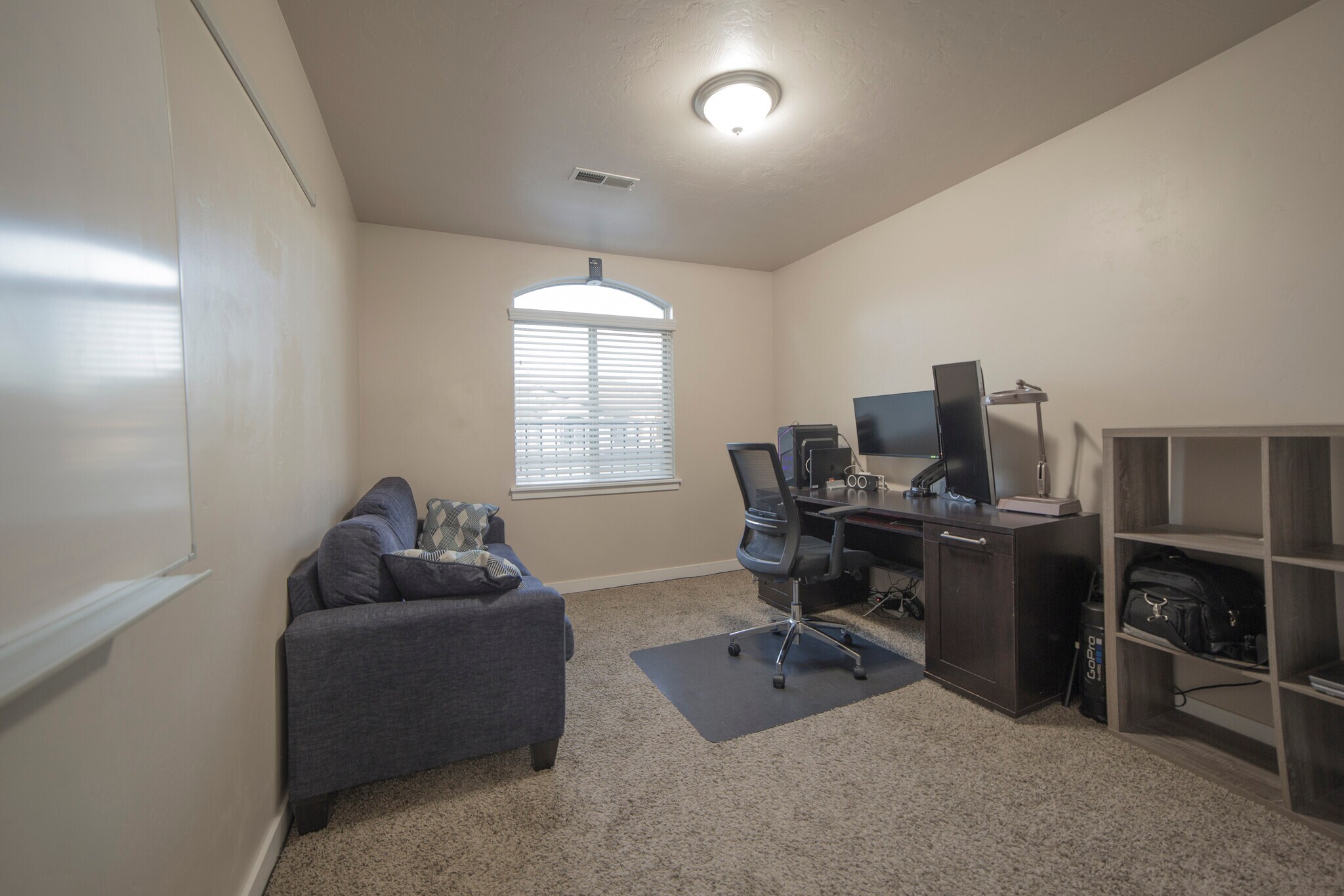 Building Photo - 2666 W Cottonwood Dr