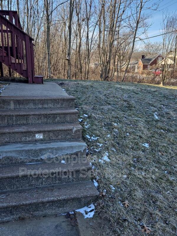 Building Photo - 3707 S Liverpool Rd