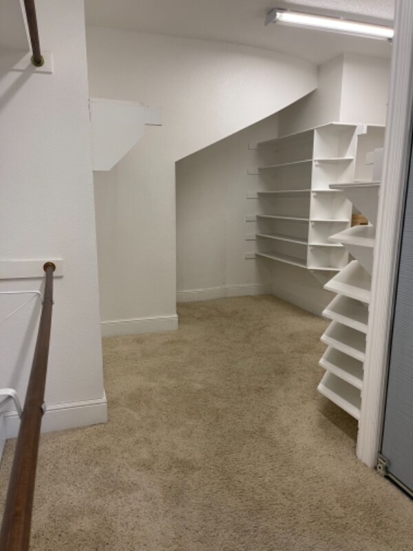 Building Photo - 4205 Lansbury Dr