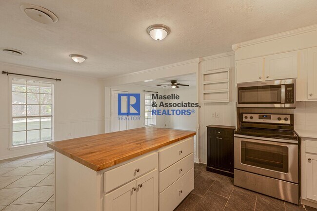 Building Photo - 4 Bed/2 Bath Home in Traceland North in Madison