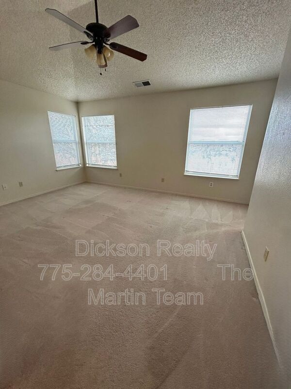 Building Photo - 956 Edgecliff Dr
