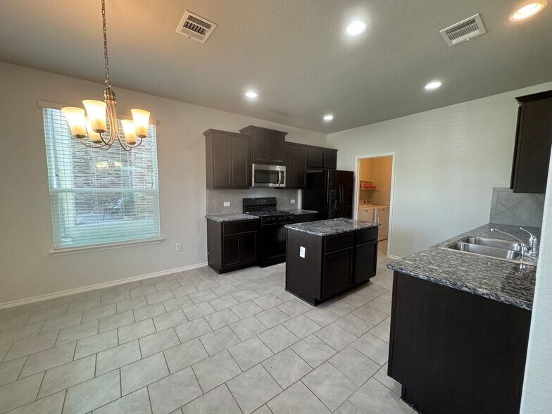 Building Photo - 133 Flatland Trl