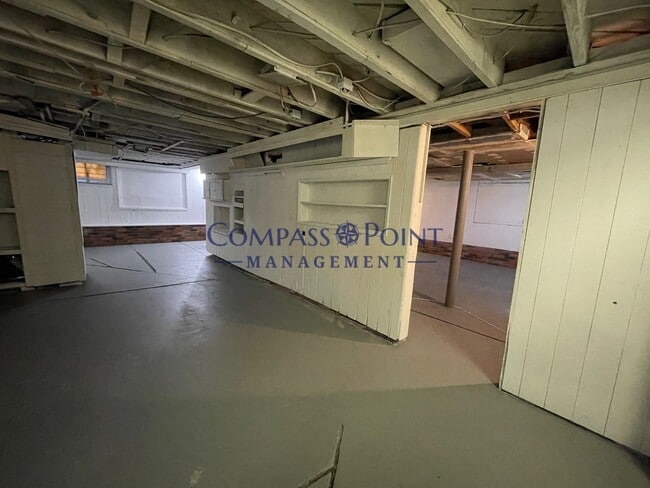 Building Photo - Spring Into Your New Home!