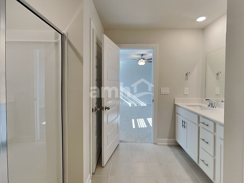 Building Photo - 521 Crowder Pl