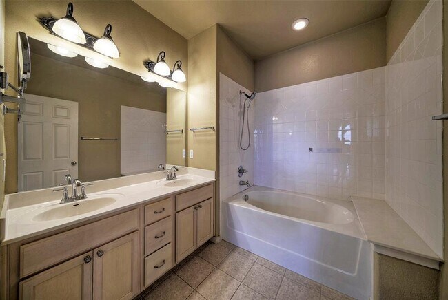 Building Photo - 12289 Mulligan Glen Ct