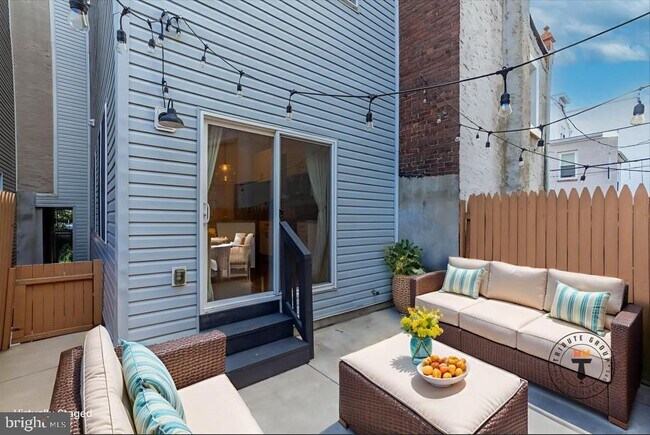 Building Photo - 719 E Thompson St