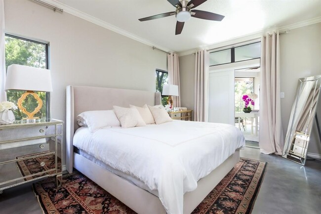 Building Photo - 1000 Liberty Park Dr