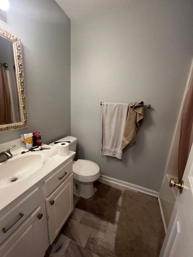 Building Photo - North Wilmington/ground floor patio home/two bedrooms.