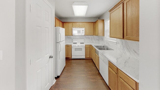 Building Photo - 503 Camp Ct