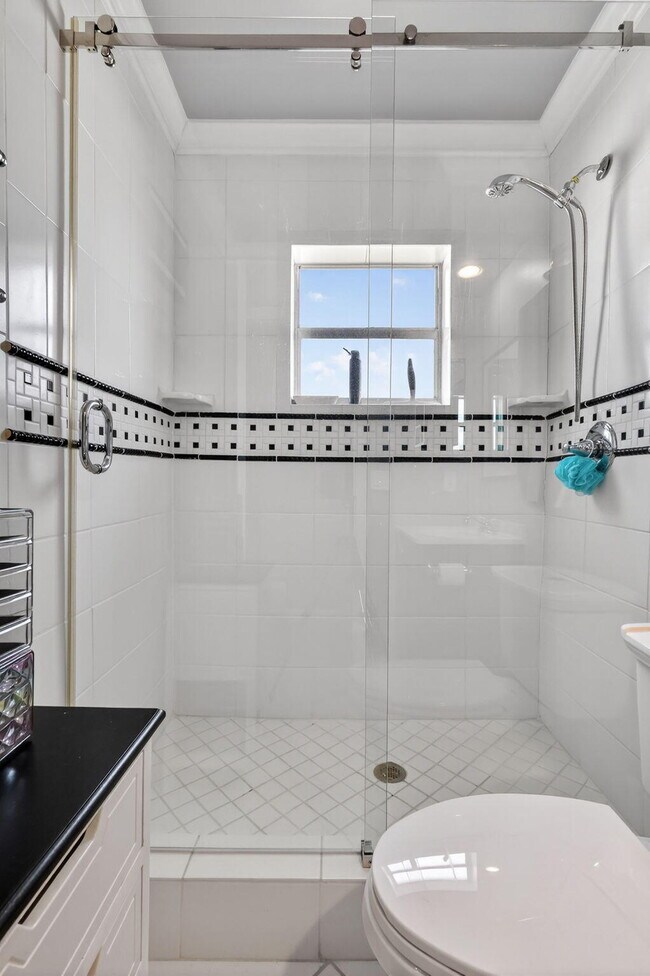 Building Photo - 48 Burgundy Ave