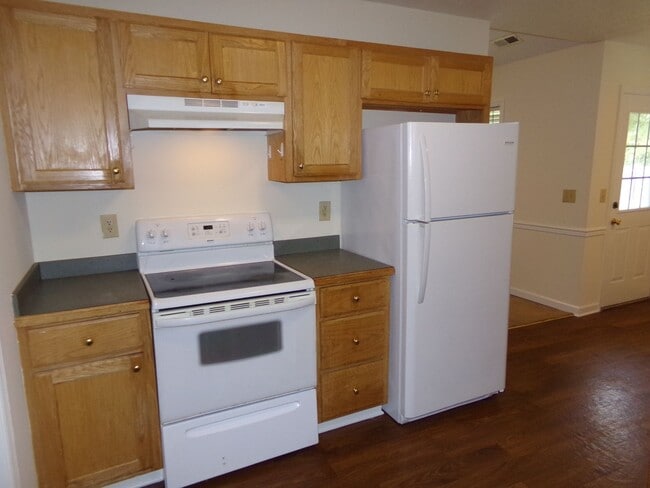 Building Photo - Just minutes from Cherry Point MCAS