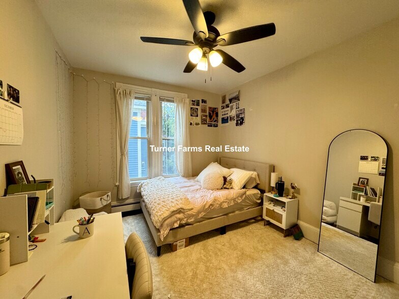 Building Photo - 719 Parker St