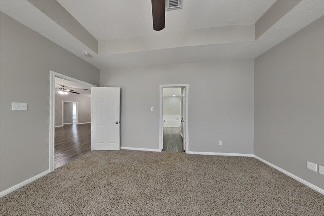 Building Photo - 121 Warbonnet Dr