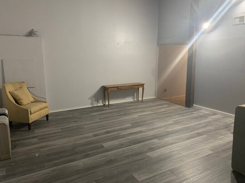 Large living room - 1523 N Alleghaney Ave