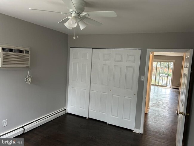 Building Photo - 839 Garrett Rd