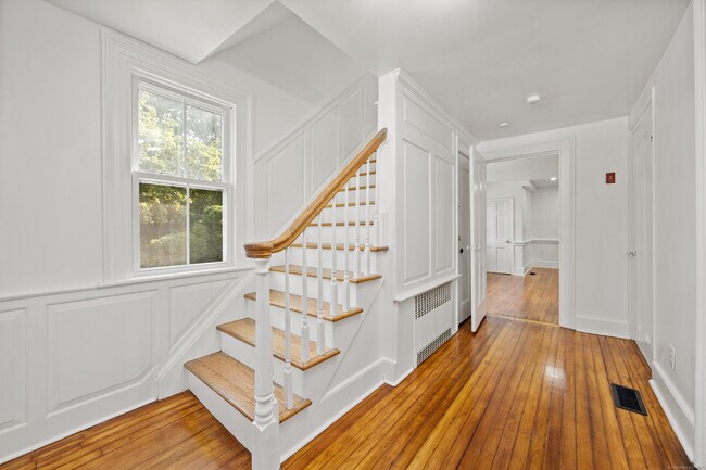 Building Photo - 2921 Nichols Ave