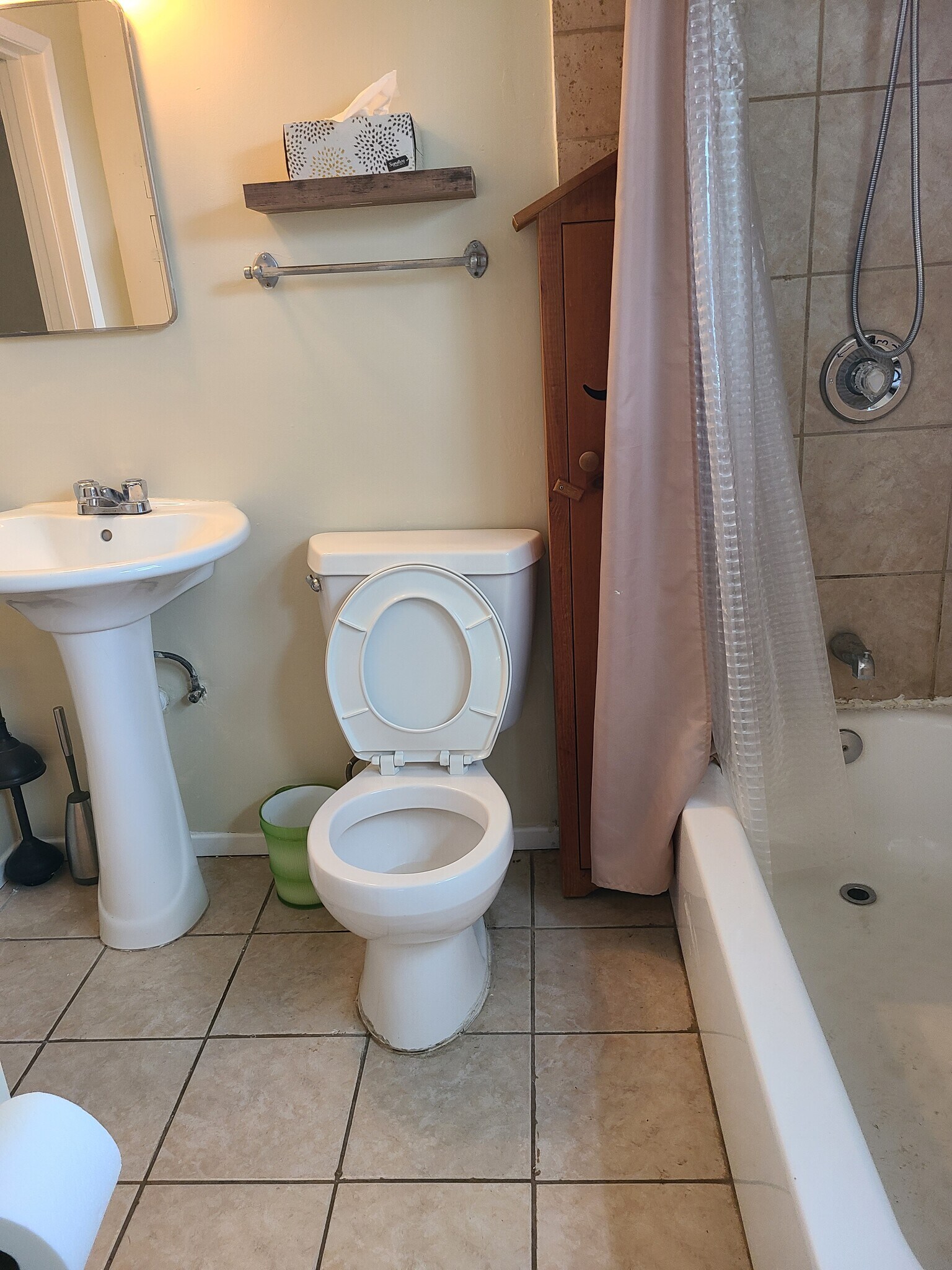 Building Photo - 5831 Adelaide Ave