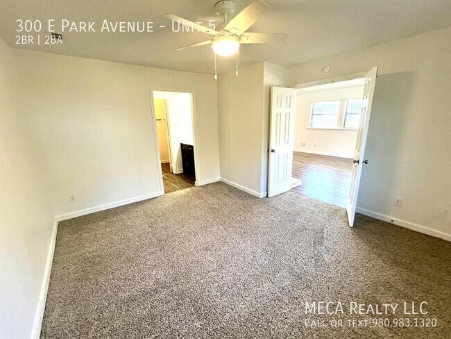 Building Photo - 300 E Park Ave