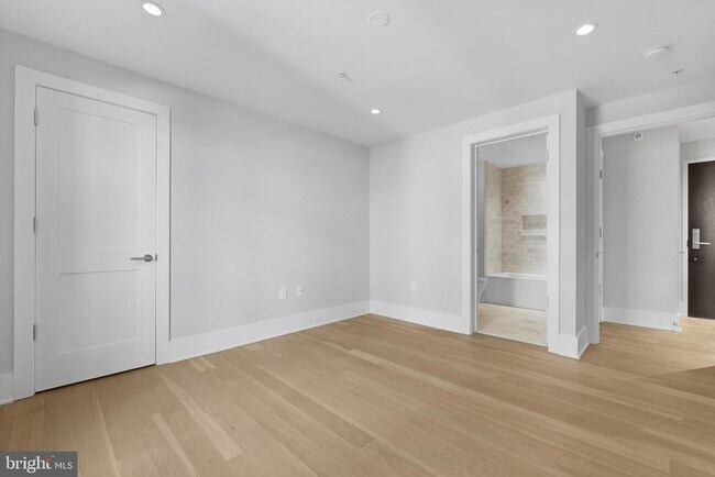 Building Photo - 2225 California St NW