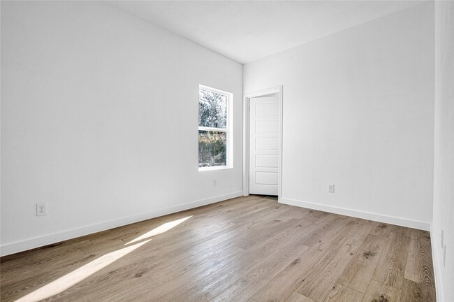 Building Photo - 9708 Stedman St