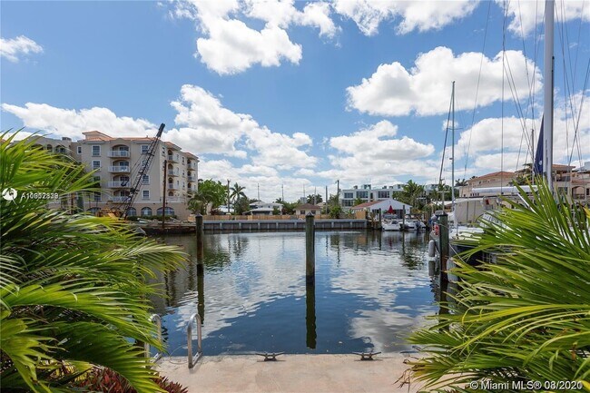 Building Photo - 111 Isle of Venice Dr