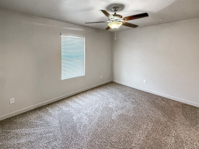 Building Photo - 10535 Mills Rd