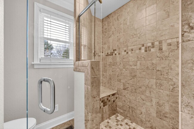 Building Photo - Great Location! Memorial Dr! Beautiful 3 Bedroom 2 Bath Ranch over Unfinished Basement!!