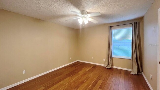 Building Photo - 831 Horseshoe Falls Dr