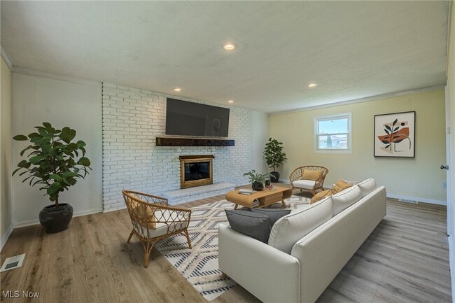 Building Photo - 34690 Beachpark Dr