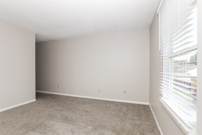 Building Photo - 7115 Sun Ct