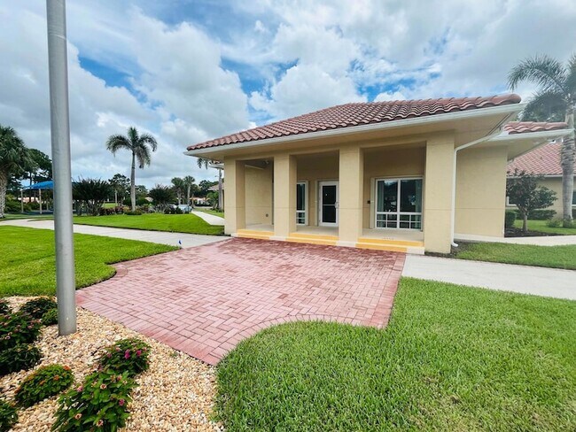 Building Photo - 1641 SW Harbour Isles Cir