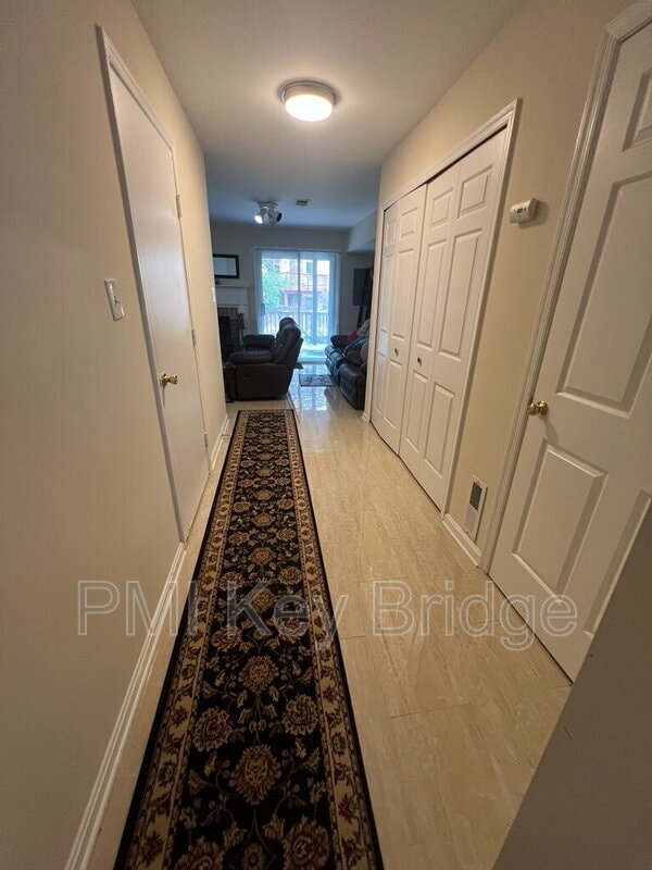 Building Photo - 7427 Salford Ct
