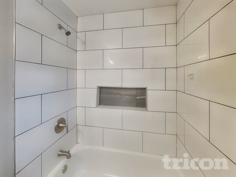 Building Photo - 212 Hemlock Dr